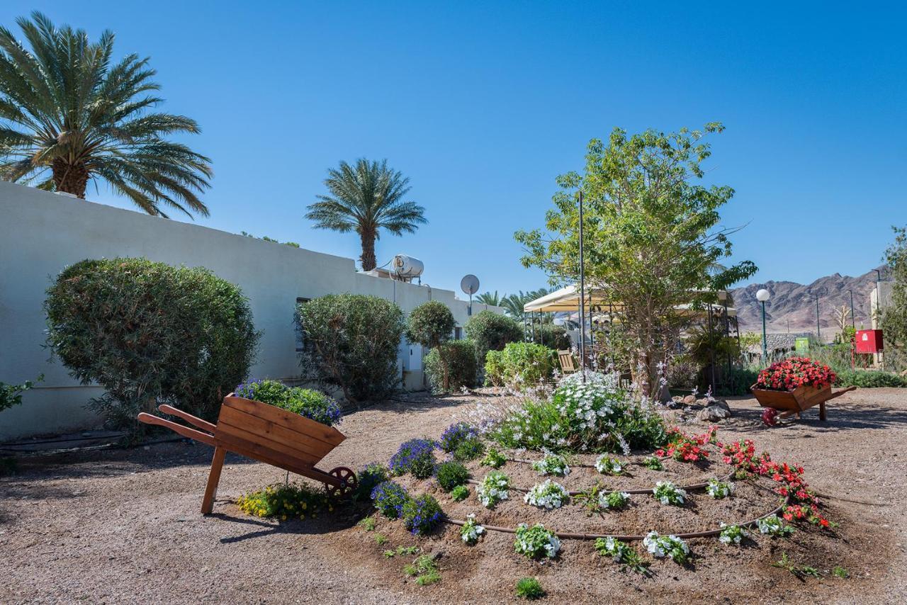 Eilot Kibbutz Country Lodging Eilat Esterno foto