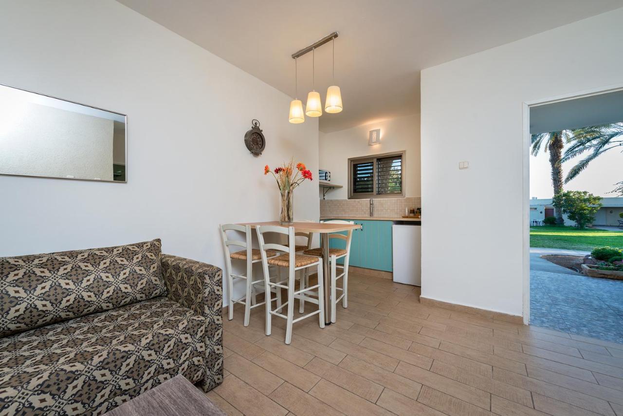 Eilot Kibbutz Country Lodging Eilat Esterno foto
