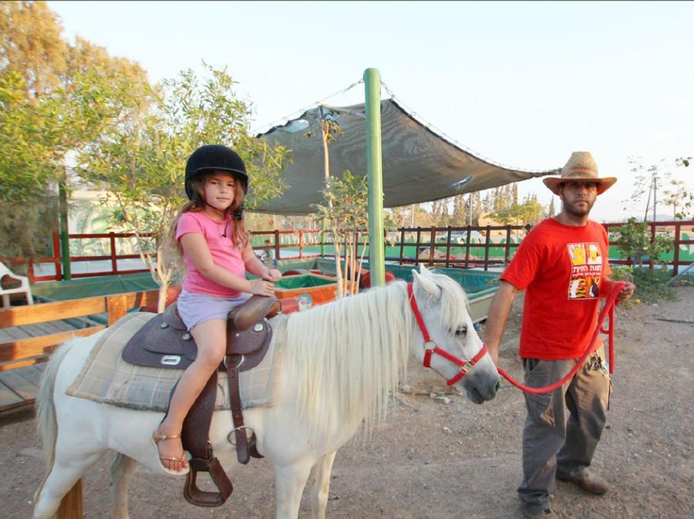 Eilot Kibbutz Country Lodging Eilat Esterno foto